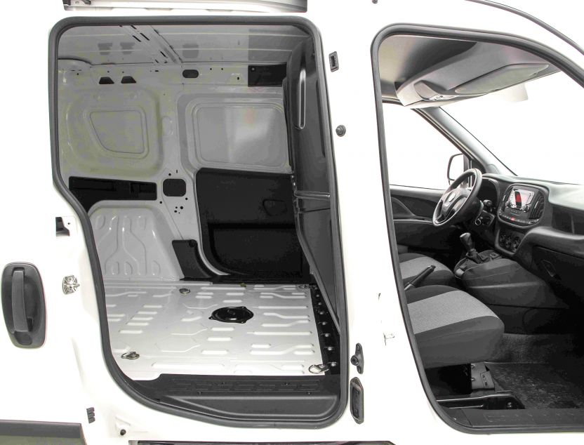 Interior de Fiat Doblo Cargo